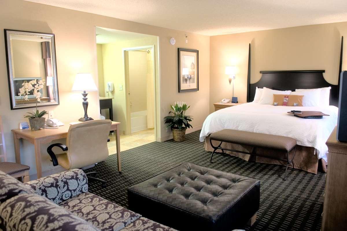 Hampton Inn & Suites Mobile Providence Park/Airport Room photo