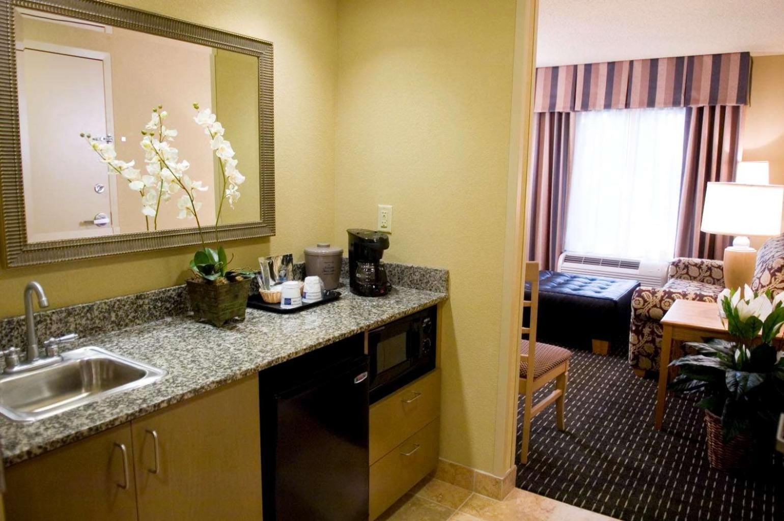 Hampton Inn & Suites Mobile Providence Park/Airport Exterior photo