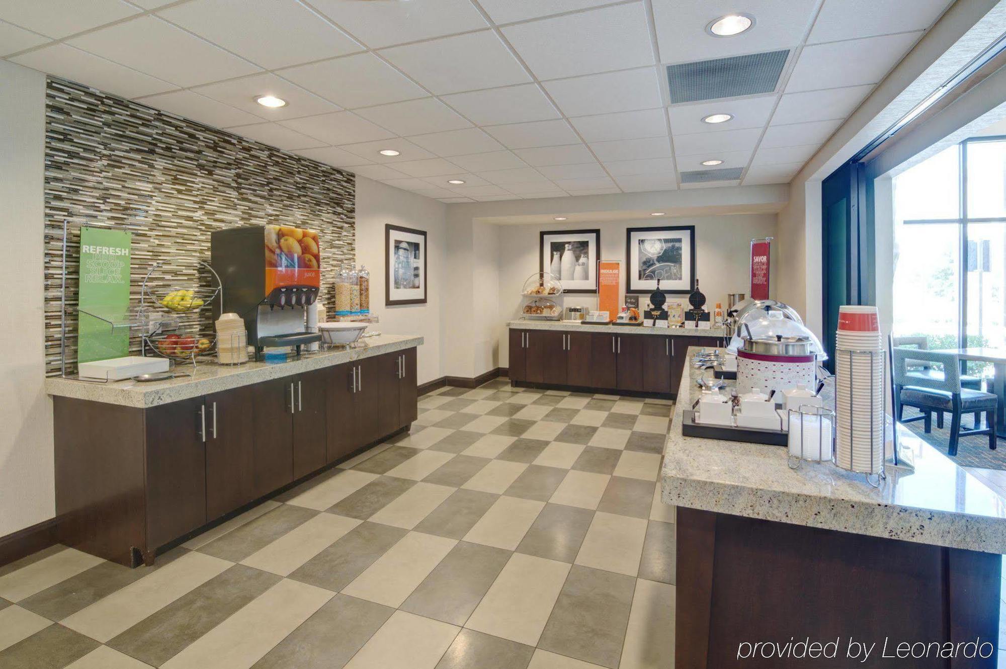 Hampton Inn & Suites Mobile Providence Park/Airport Exterior photo
